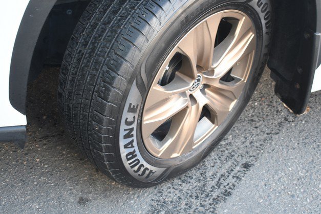 Certified 2023 Toyota Highlander Bronze Edition image 11