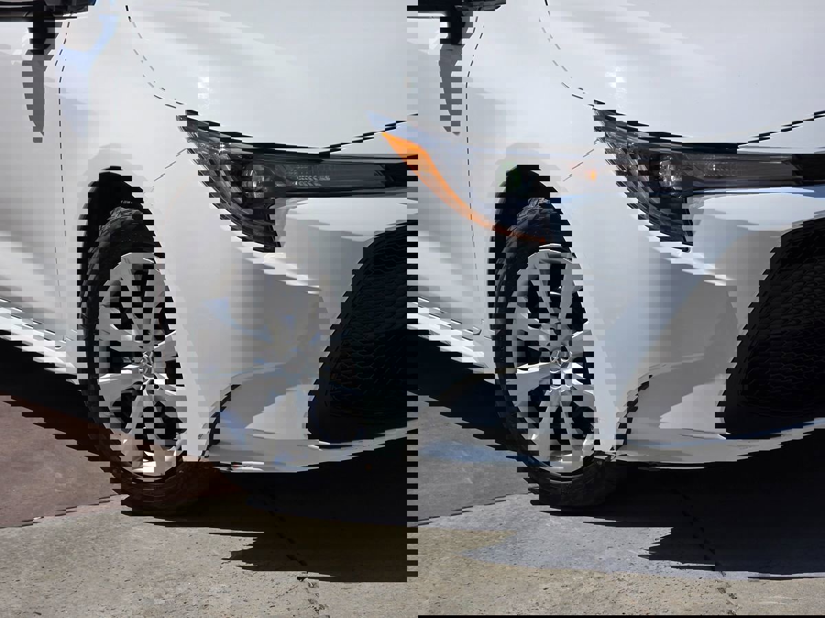 Used 2022 Toyota Corolla LE image 5