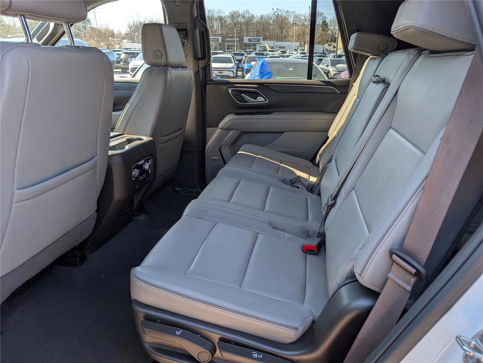 Used 2024 GMC Yukon SLT image 17