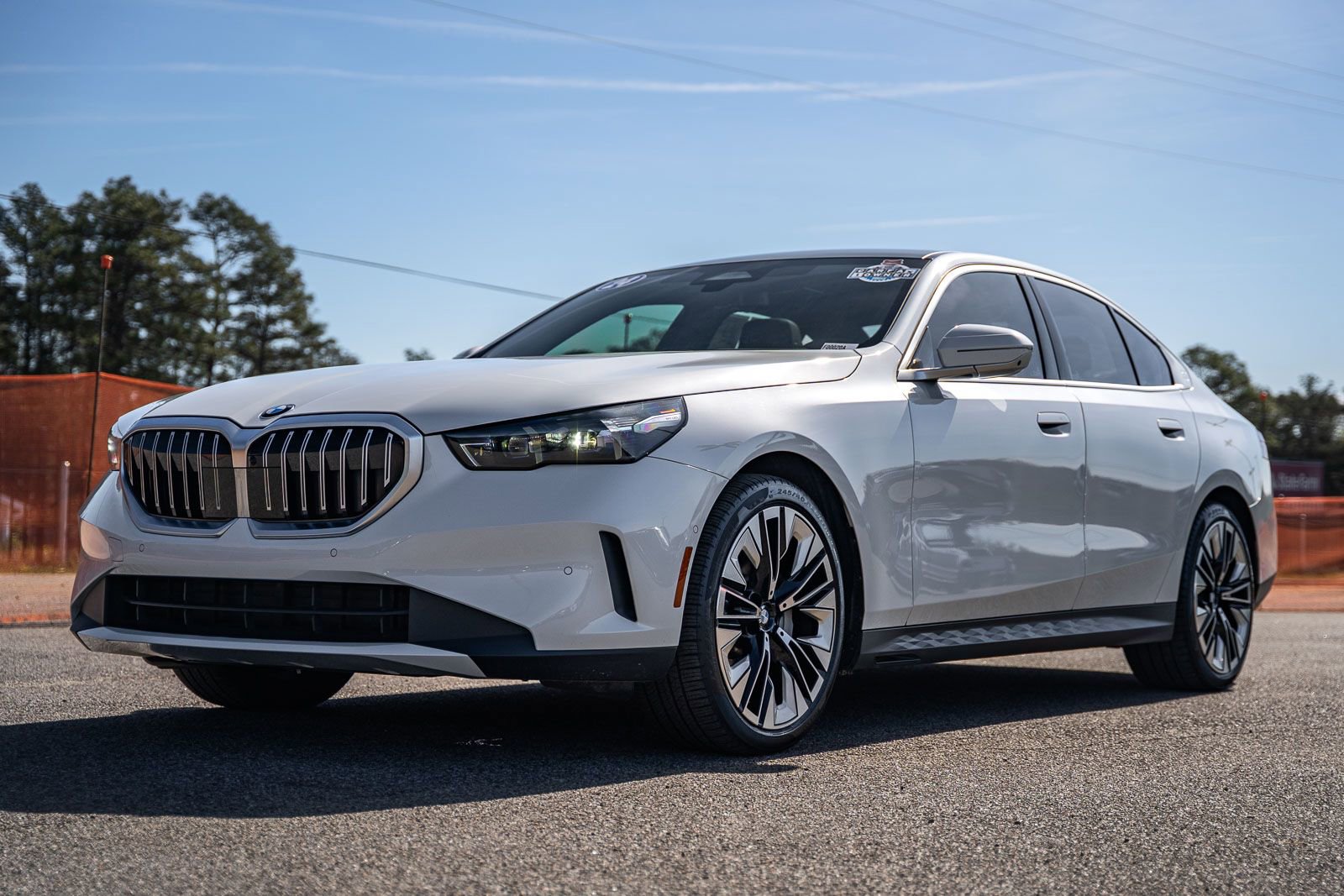 Used 2024 BMW 530i w/ Executive Package RWD image 3