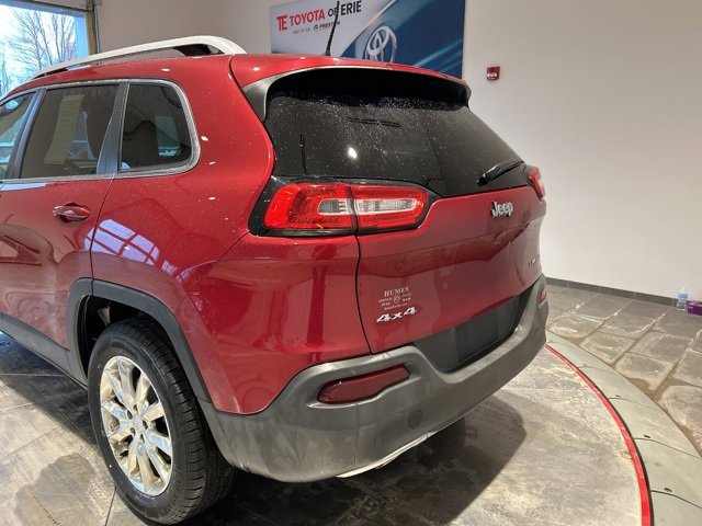 Used 2017 Jeep Cherokee Limited image 5