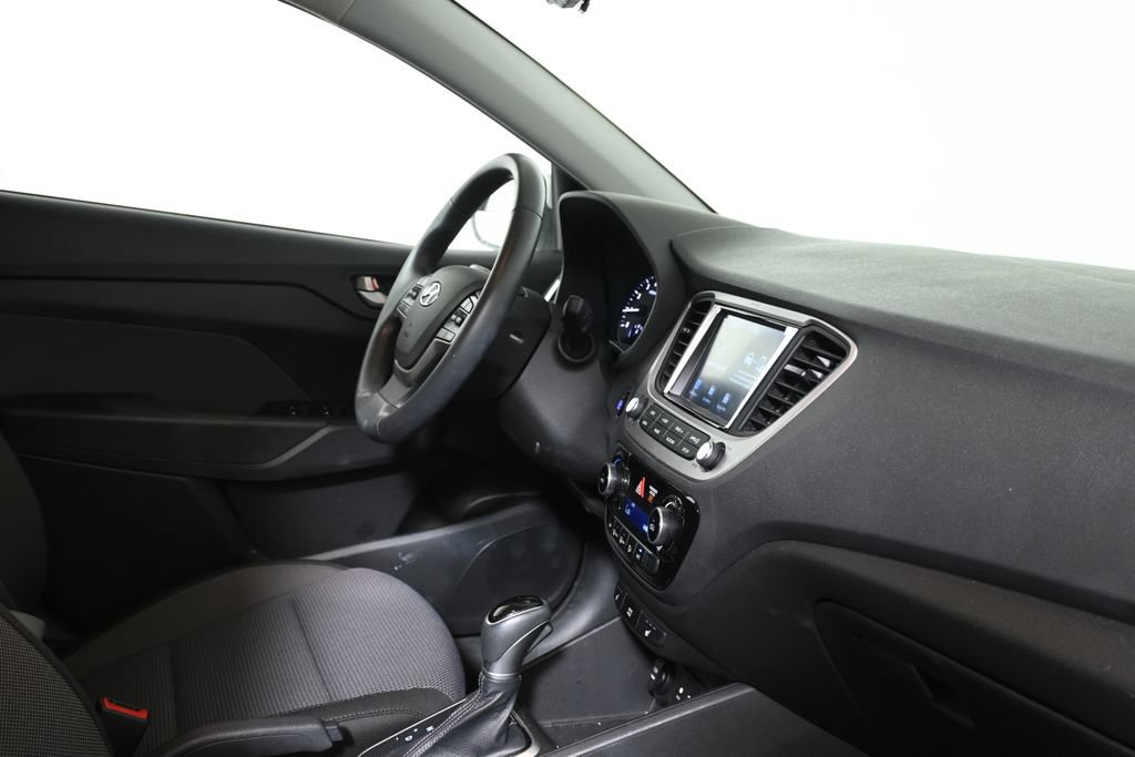 Used 2022 Hyundai Accent Limited FWD image 8