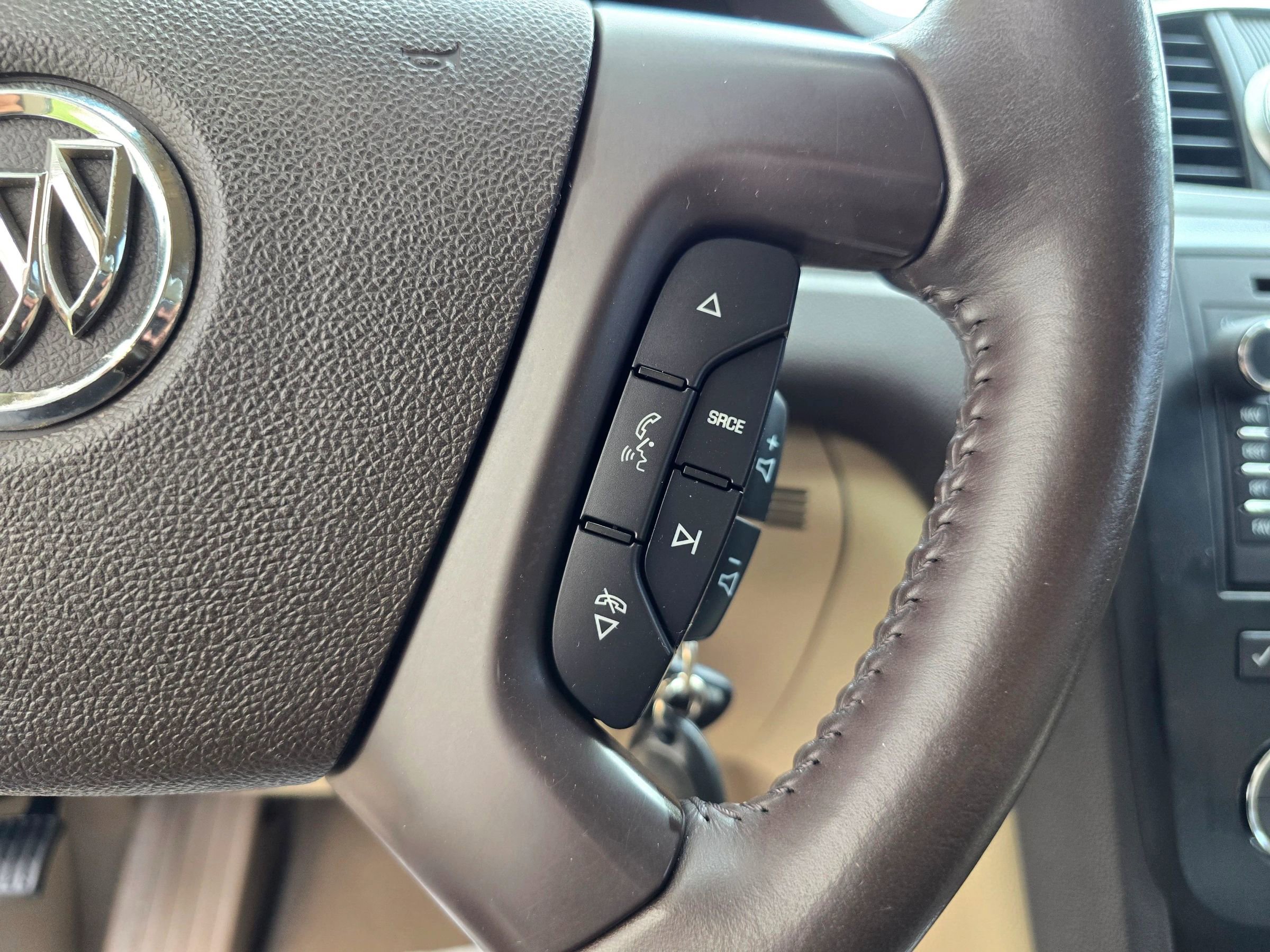 Used 2011 Buick Enclave CXL FWD image 29