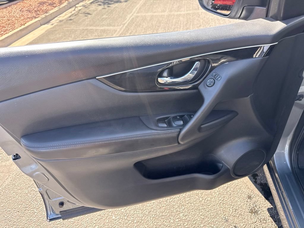 Used 2018 Nissan Rogue Sport SL FWD image 23