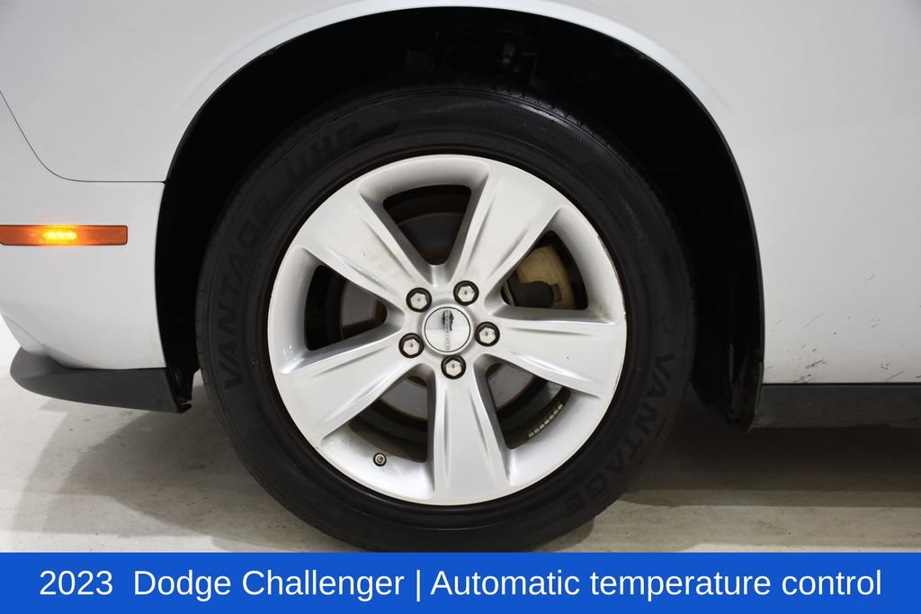 Used 2023 Dodge Challenger SXT image 6