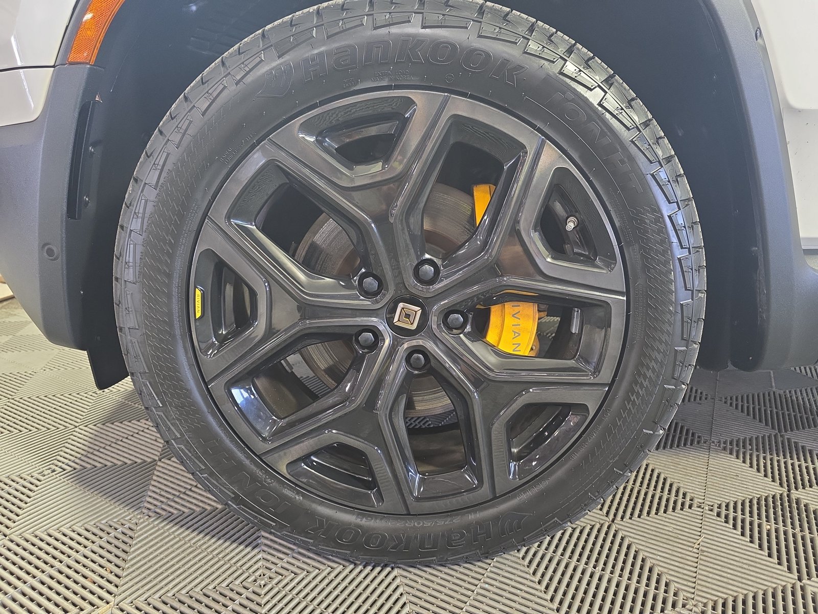 Used 2023 Rivian R1T Adventure Quad AWD/4WD image 9