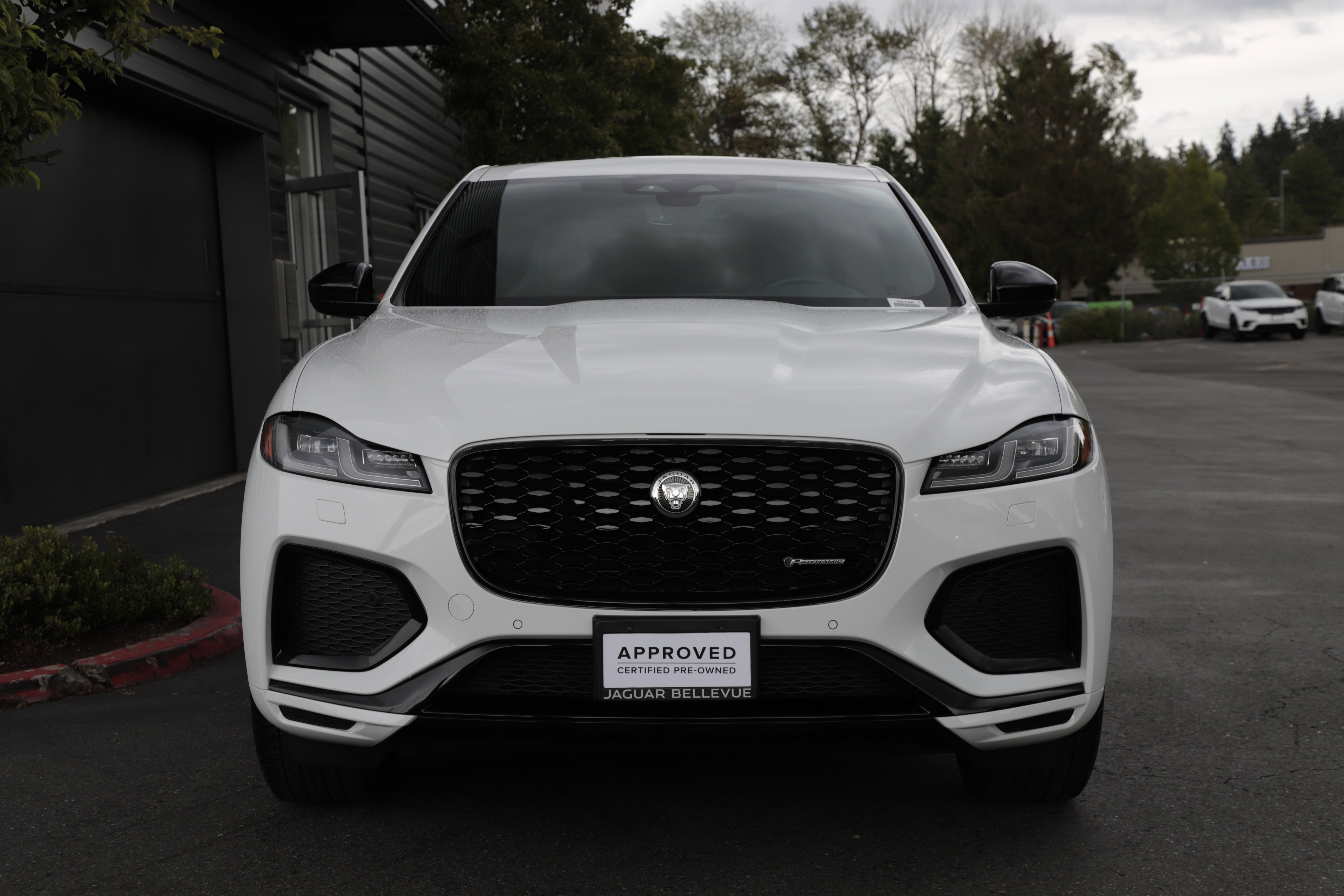 Certified 2025 Jaguar F-PACE R-Dynamic S AWD/4WD image 4