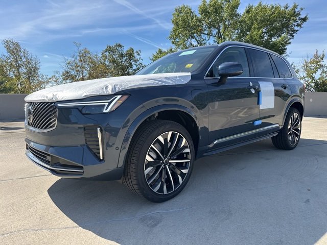 New 2026 Volvo XC90 T8 Plus image 3