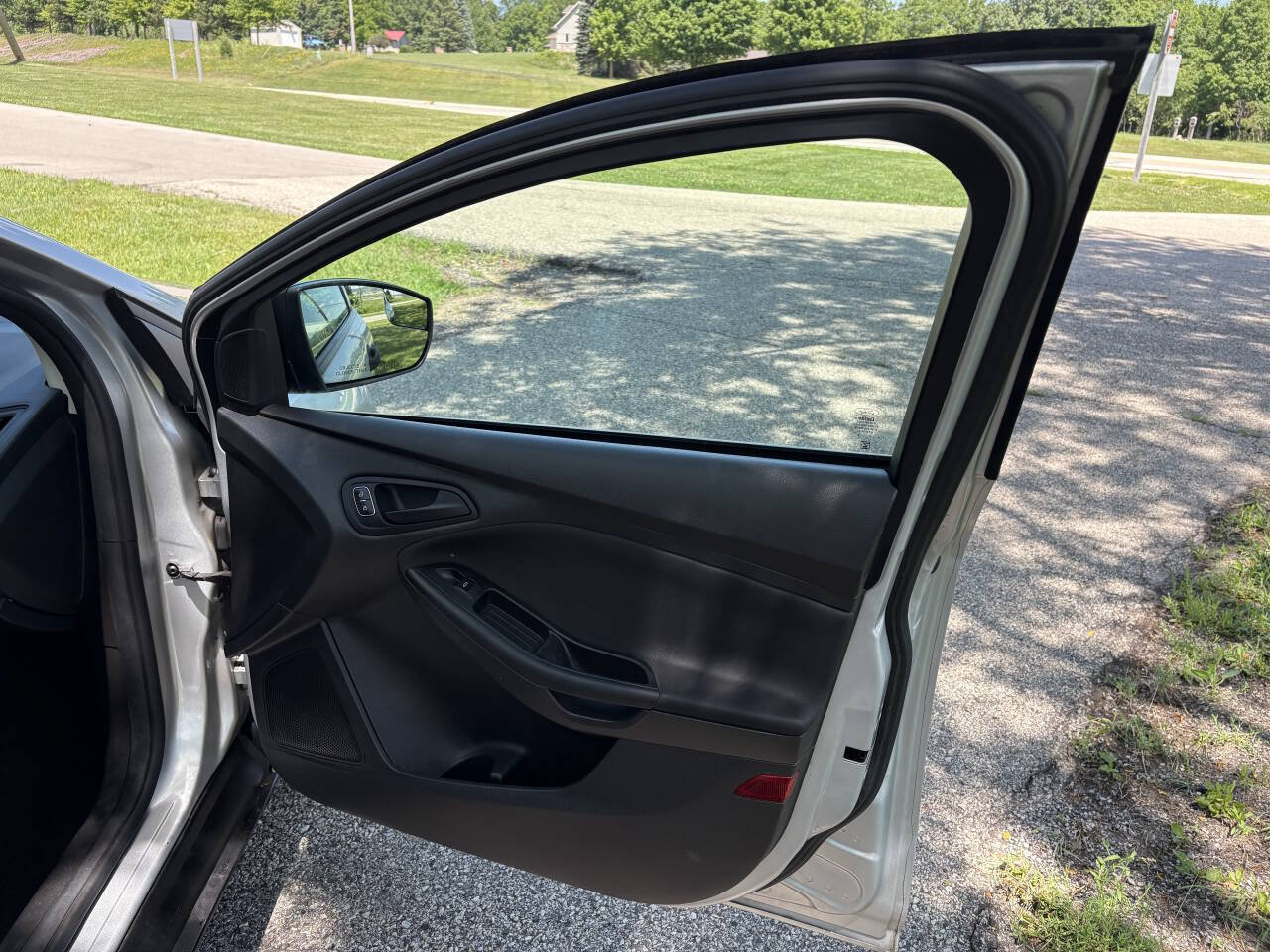 Used 2018 Ford Focus S FWD image 31