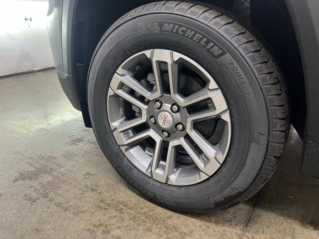 New 2025 GMC Terrain Elevation image 12