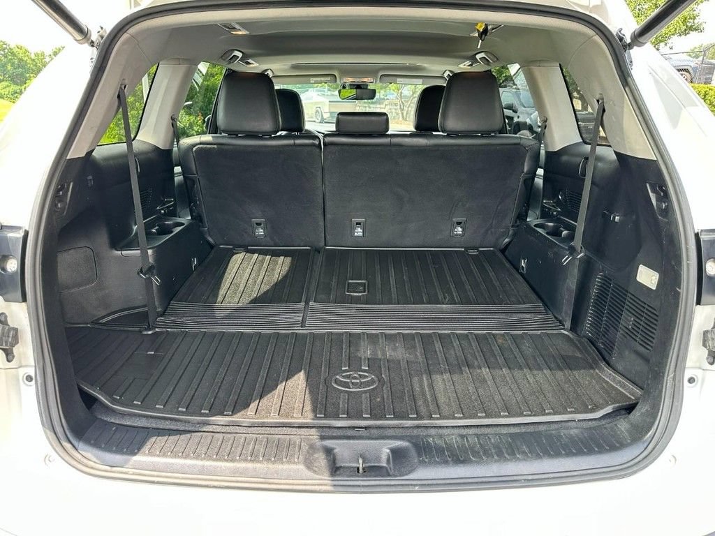 Used 2019 Toyota Highlander XLE AWD/4WD image 9