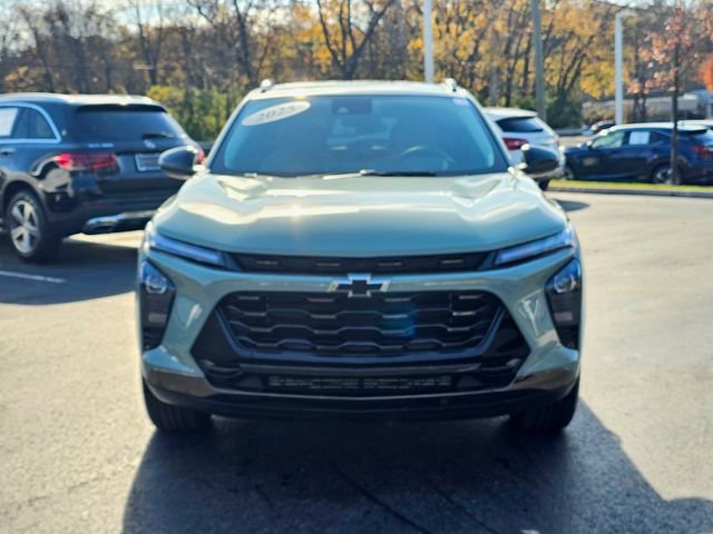 Used 2025 Chevrolet Trax ACTIV w/ Sunroof Package image 4