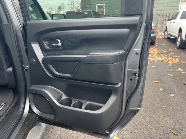 Used 2018 Nissan Titan SL w/ Midnight Edition image 16