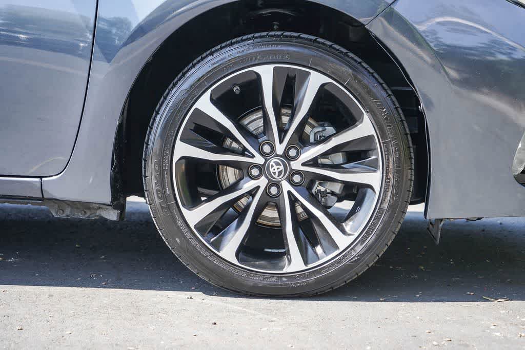 Used 2017 Toyota Corolla SE w/ SE Premium Package FWD image 9
