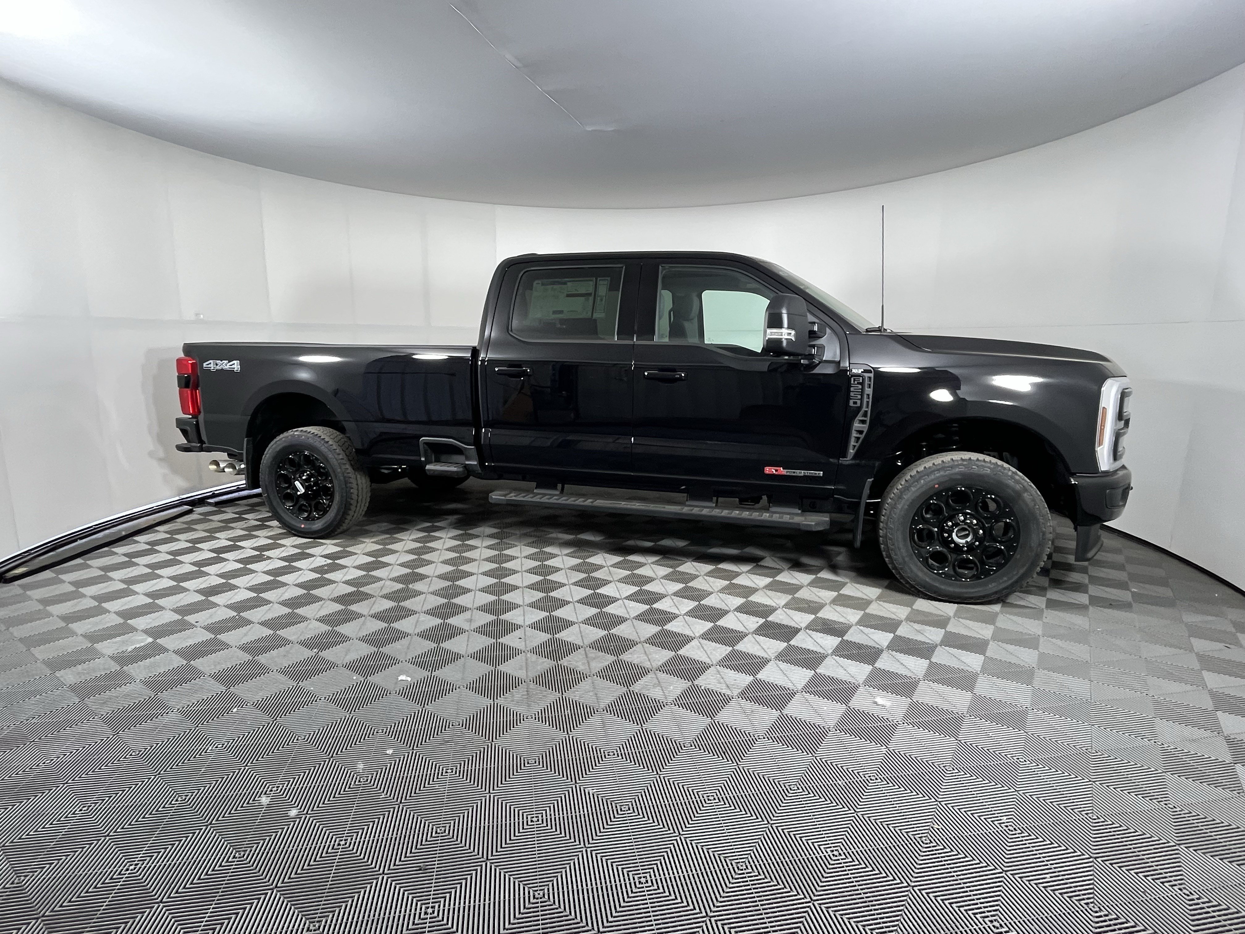 New 2026 Ford F250 XLT w/ XLT Premium Package AWD/4WD image 5