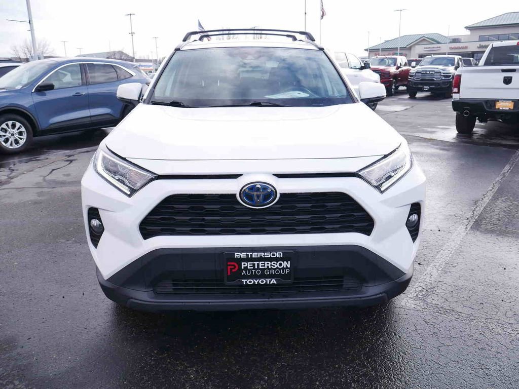 Used 2021 Toyota RAV4 XLE image 3