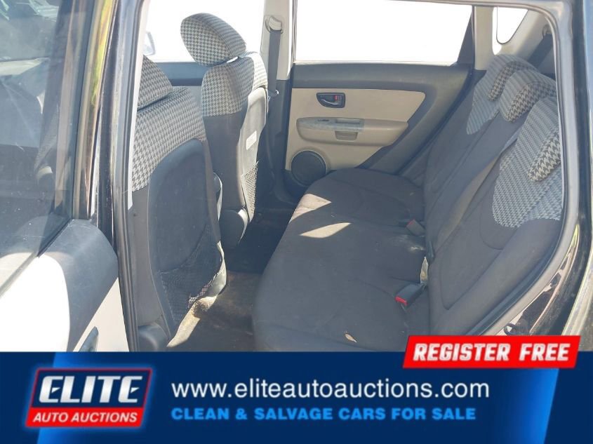 Used 2010 Kia Soul ! image 16