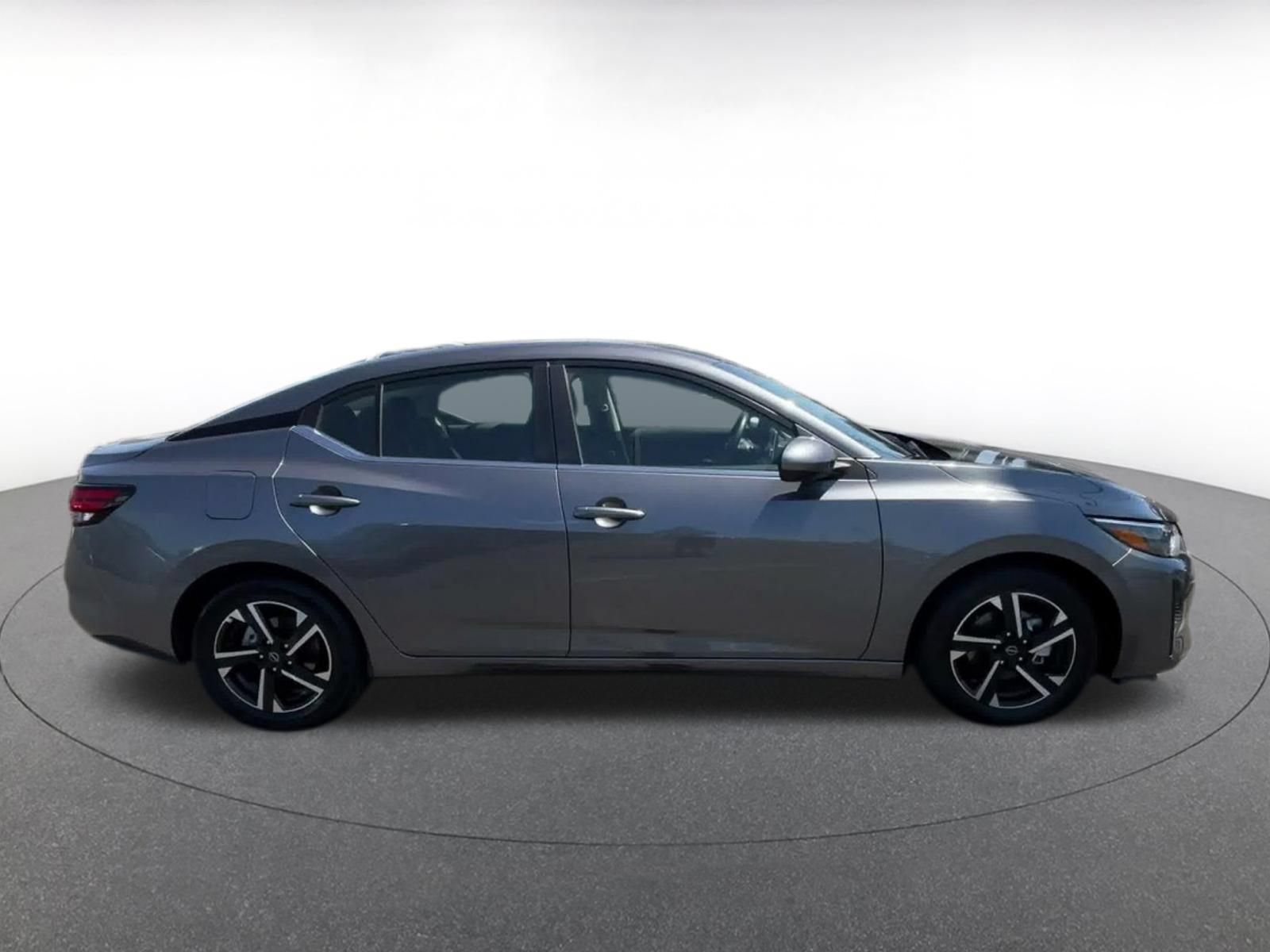 Used 2025 Nissan Sentra SV FWD image 16