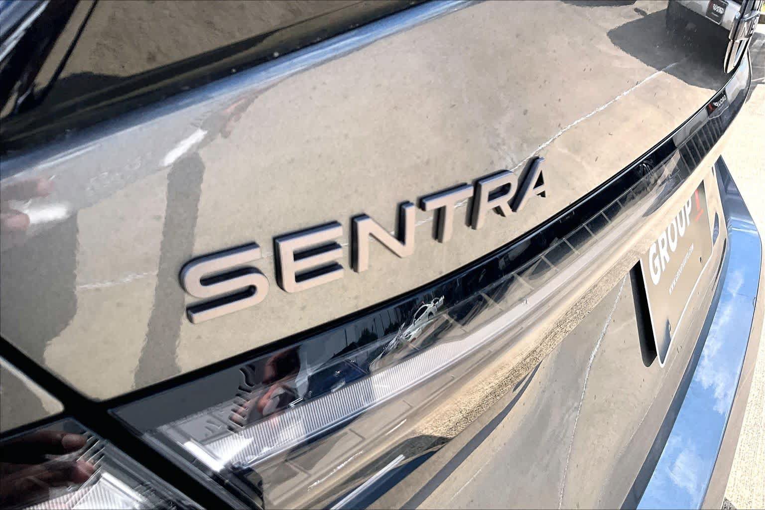 New 2027 Nissan Sentra SR w/ Floor Mat Package FWD image 8