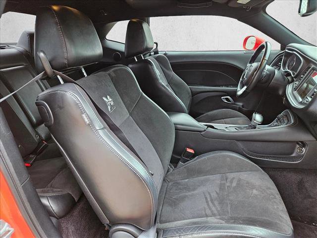 Used 2016 Dodge Challenger R/T Scat Pack w/ Leather Interior Group RWD image 18