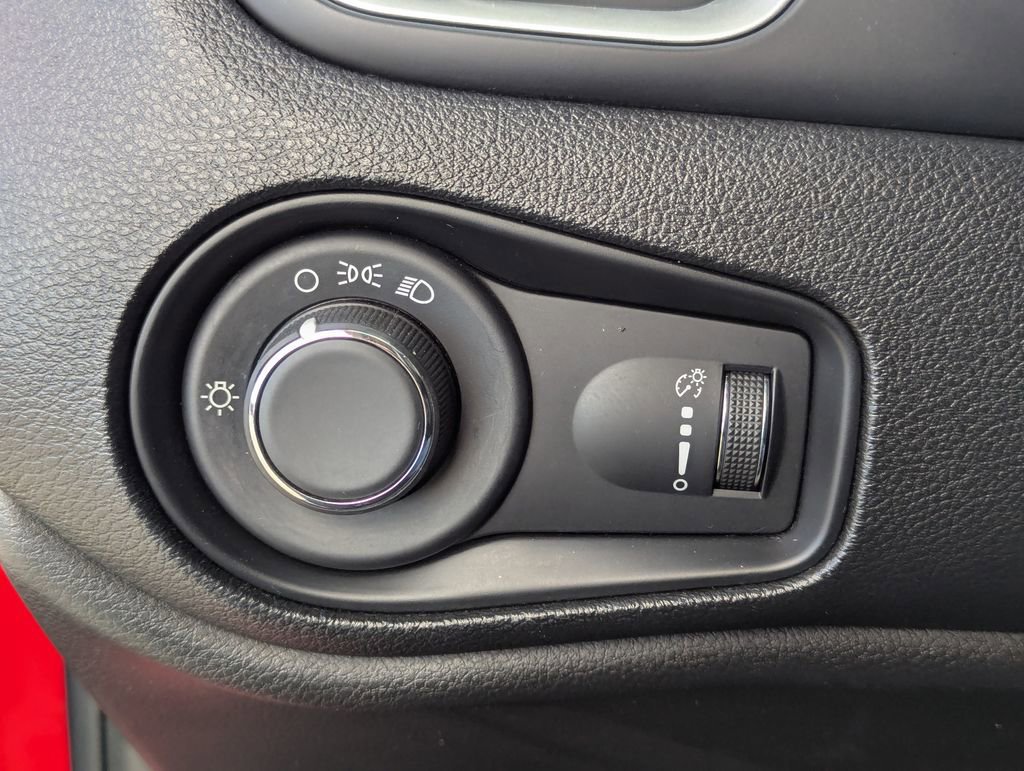 Used 2019 Jeep Renegade Sport w/ Sport Appearance Group image 21