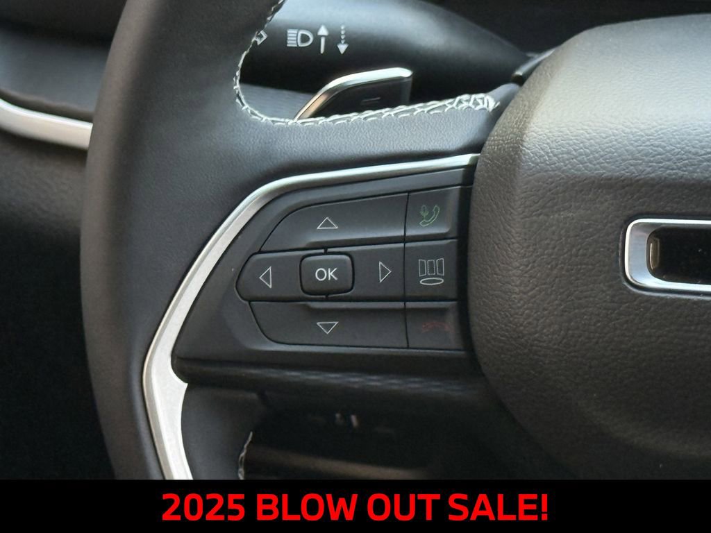 New 2025 Jeep Grand Cherokee L Altitude image 12