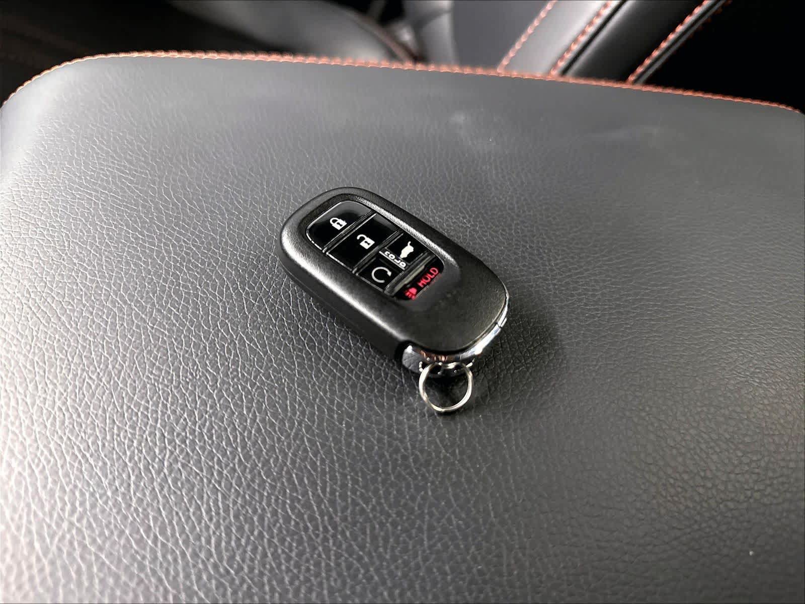 Used 2025 Honda Pilot TrailSport image 12
