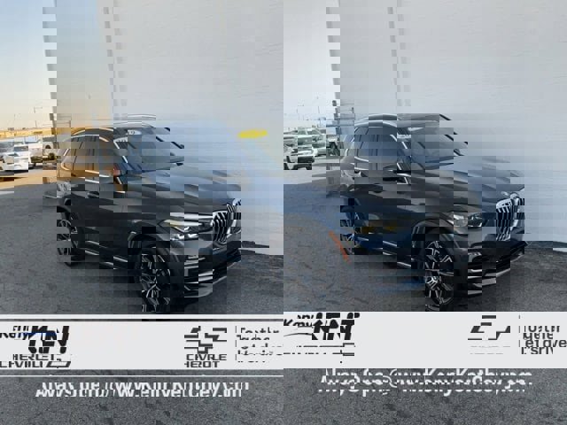 Used 2019 BMW X5 xDrive40i w/ Premium Package 2