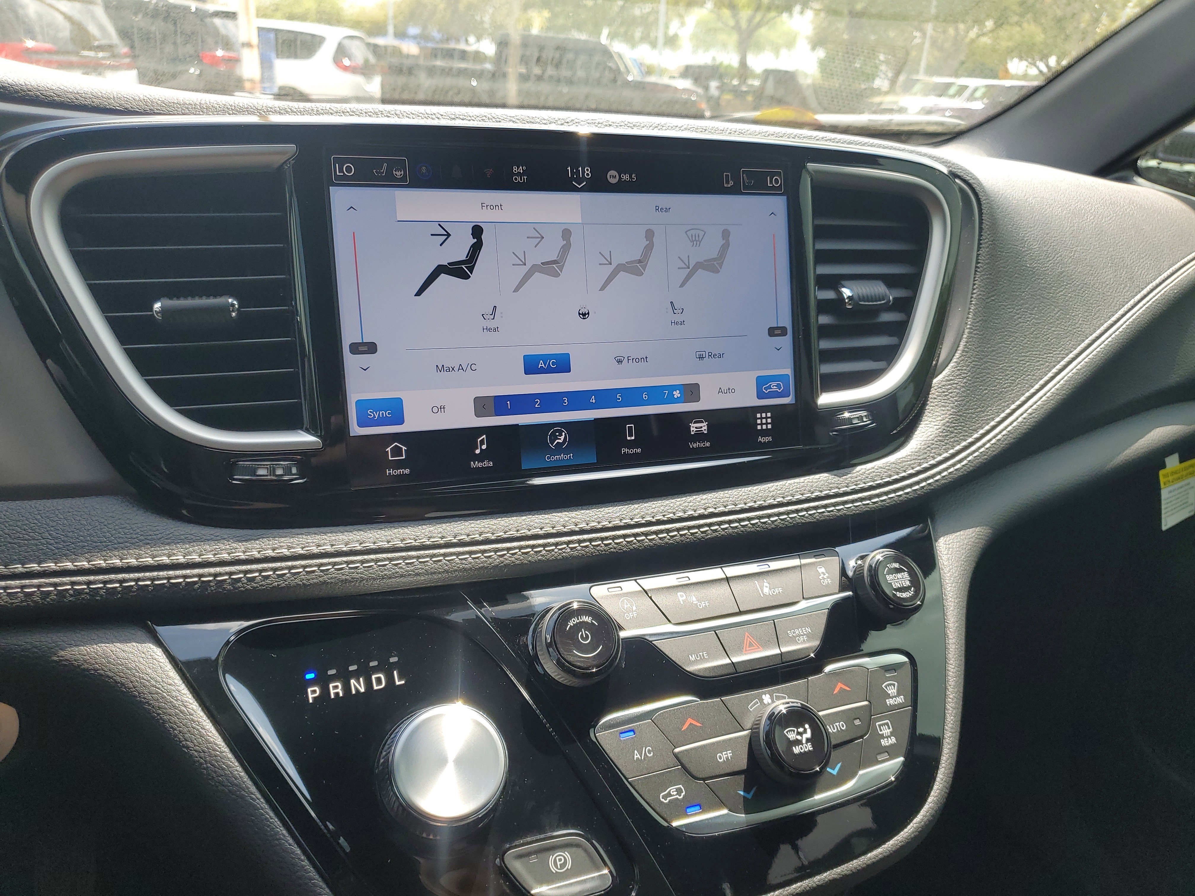 New 2026 Chrysler Pacifica Select image 20