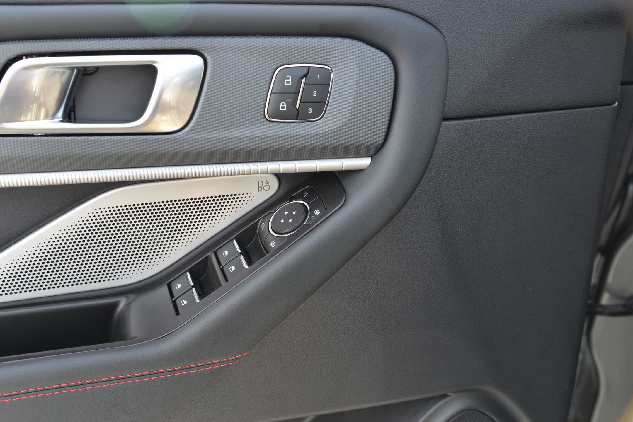 Used 2025 Ford Explorer ST w/ Sun And Sound Package image 25