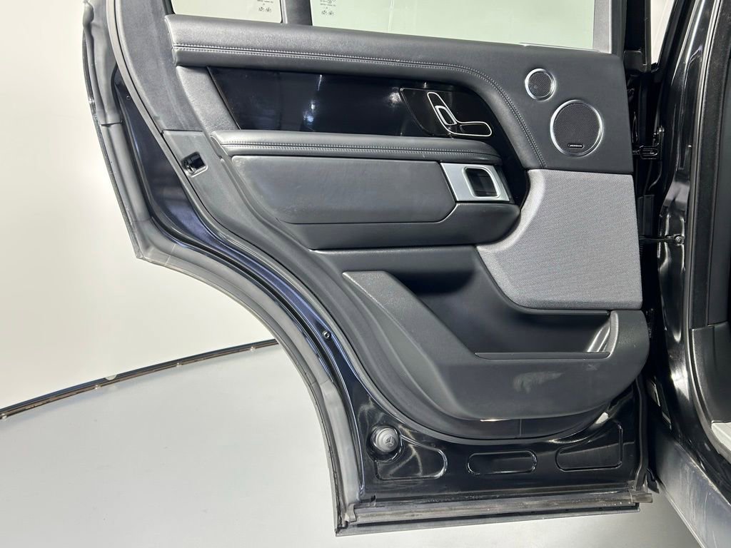 Used 2020 Land Rover Range Rover HSE image 16