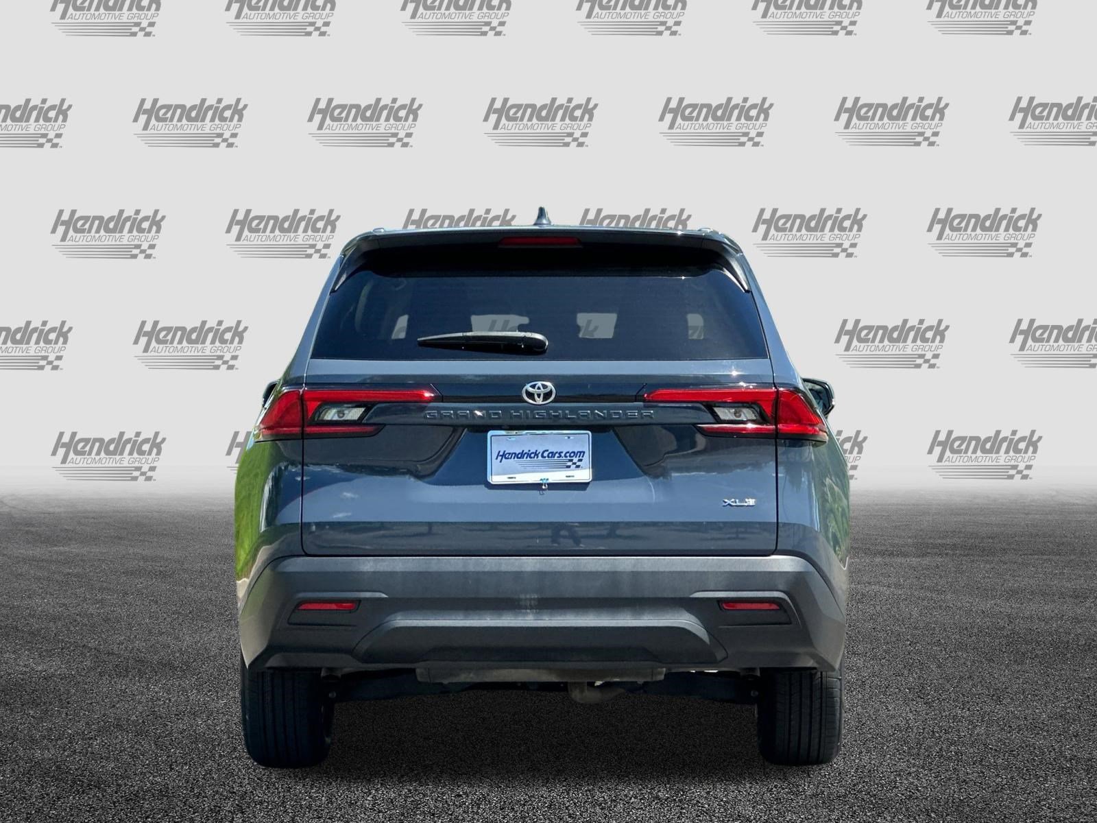 Used 2024 Toyota Grand Highlander XLE FWD image 6