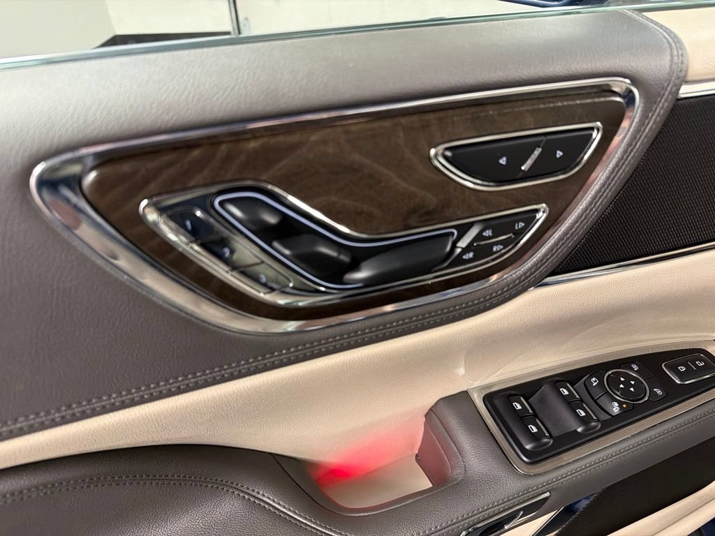 Used 2018 Lincoln Continental Reserve AWD/4WD image 30