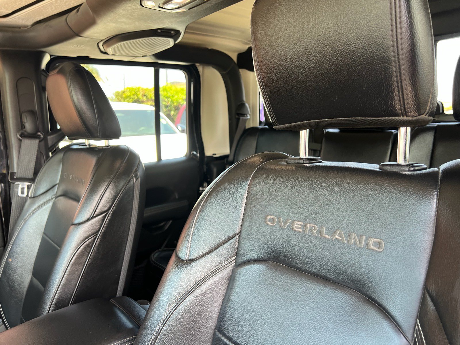 Used 2020 Jeep Gladiator Overland AWD/4WD image 16