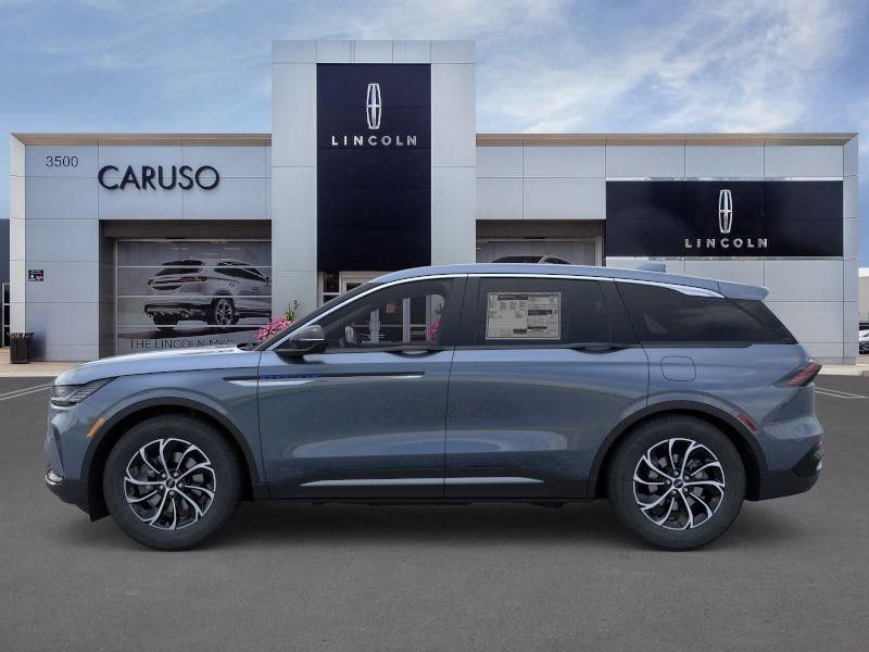 New 2026 Lincoln Nautilus Premier image 3