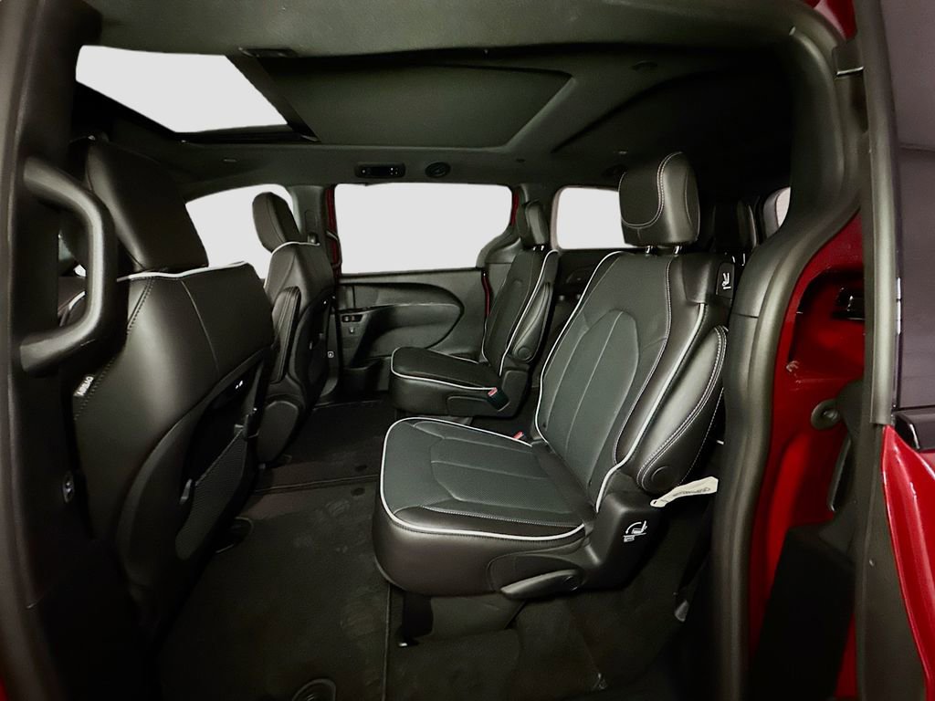 New 2026 Chrysler Pacifica Limited w/ S Appearance Package image 16
