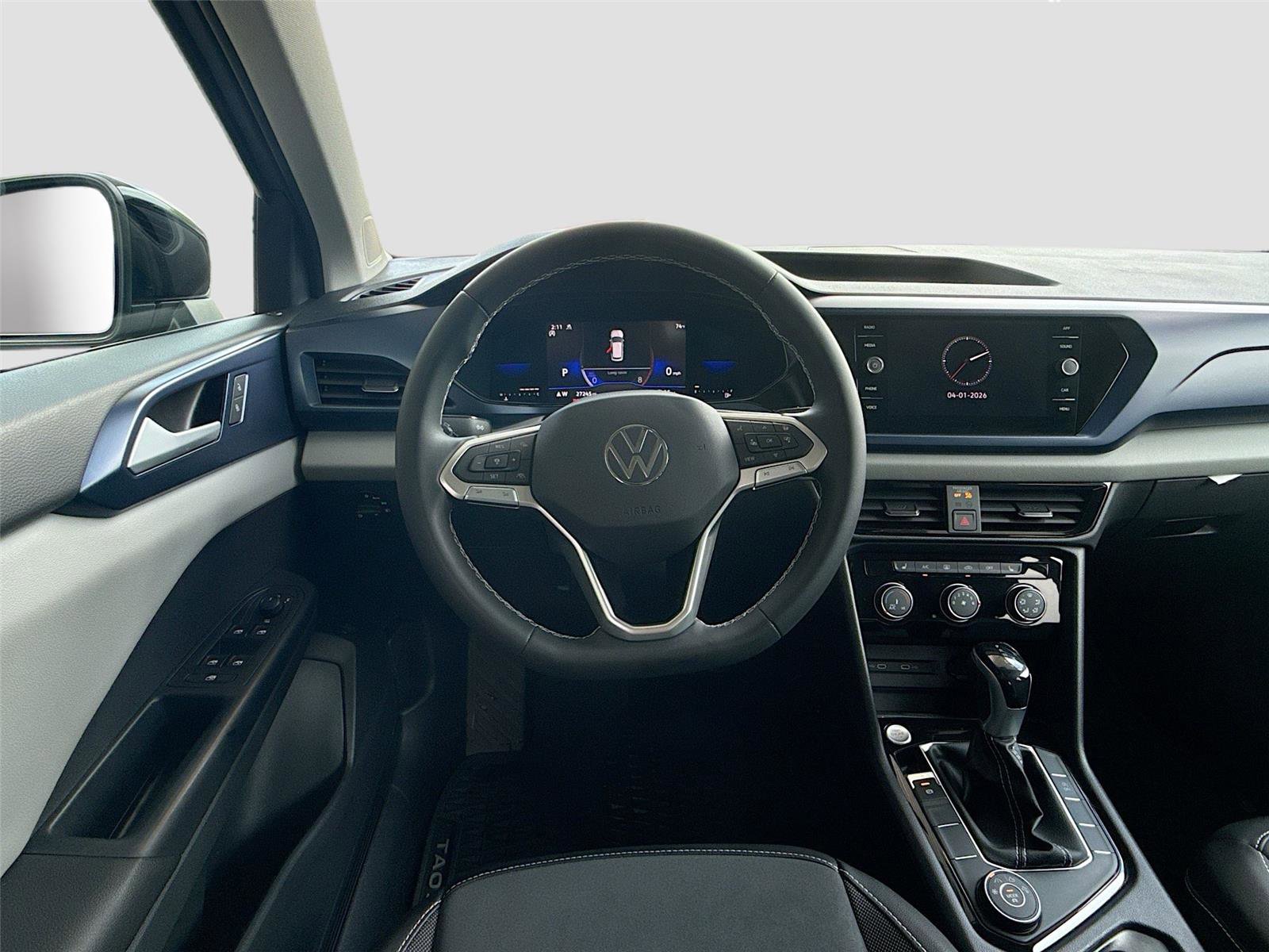 Used 2023 Volkswagen Taos SE w/ Panoramic Sunroof Package AWD/4WD image 11