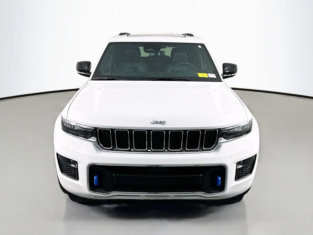 Used 2022 Jeep Grand Cherokee Overland w/ Luxury Tech Group IV AWD/4WD image 2