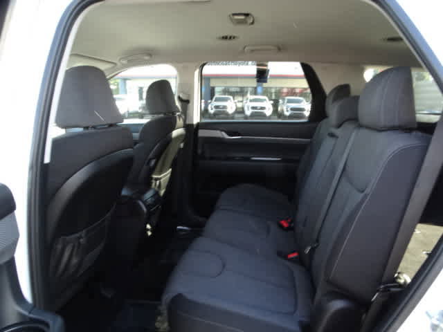 Used 2022 Hyundai Palisade SE image 19
