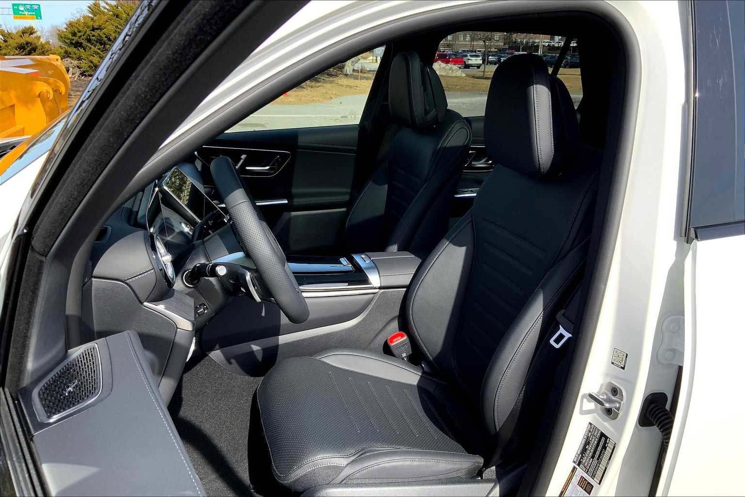 Certified 2025 Mercedes-Benz GLC 300 4MATIC image 12
