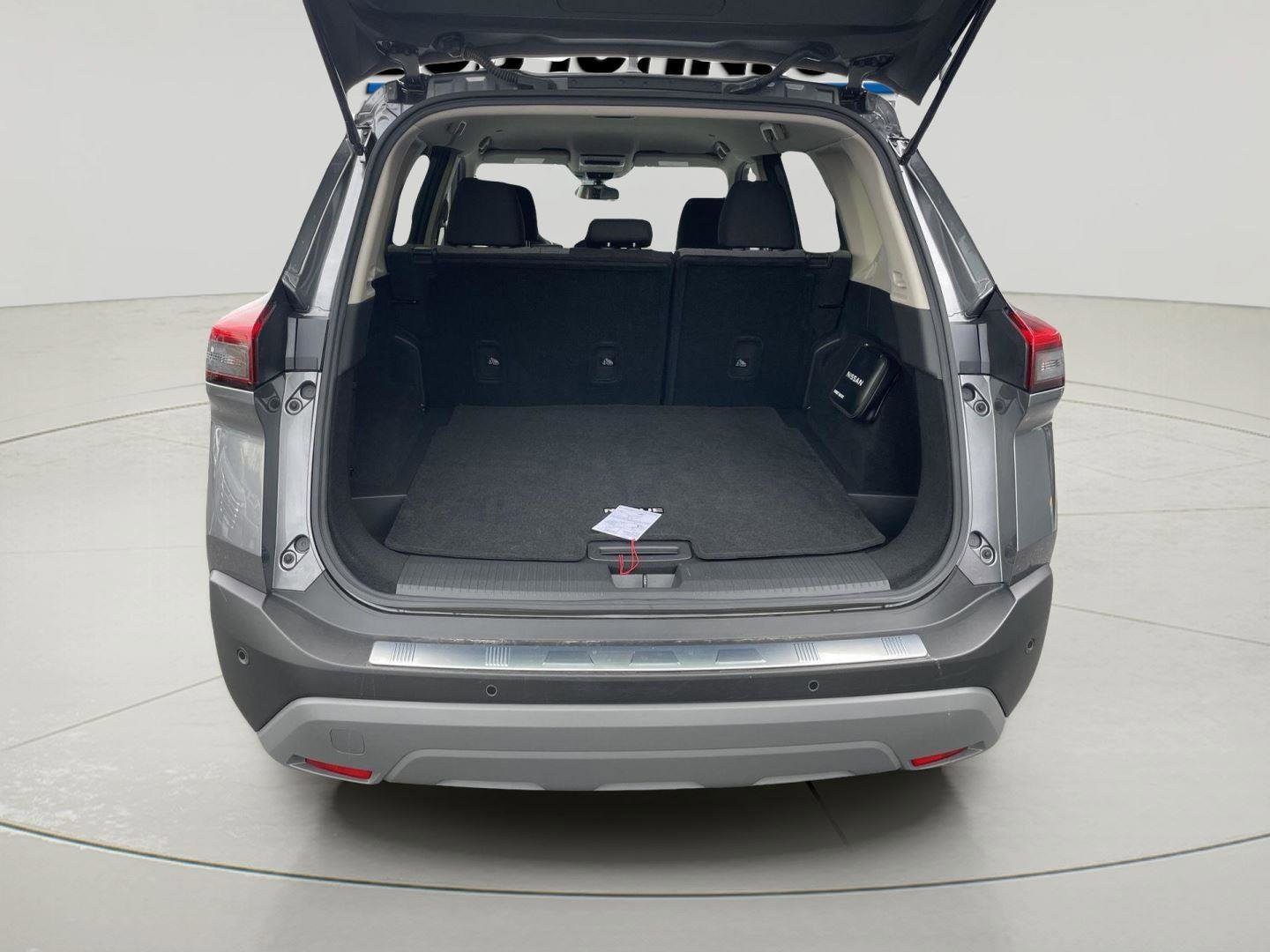 Used 2023 Nissan Rogue SV AWD/4WD image 9