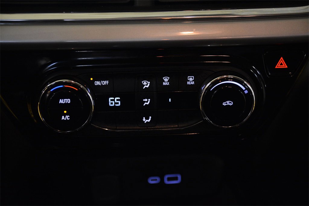 Used 2025 Chevrolet Trax LT image 23