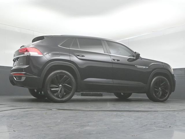 Used 2022 Volkswagen Atlas Cross Sport SE w/ Black Wheel Package image 34