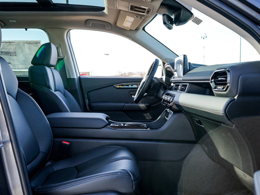 New 2025 Honda Pilot Touring image 11