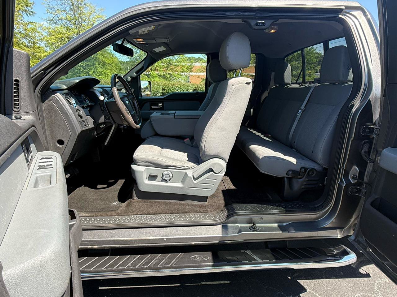 Used 2013 Ford F150 XLT w/ Luxury Equipment Group AWD/4WD image 9