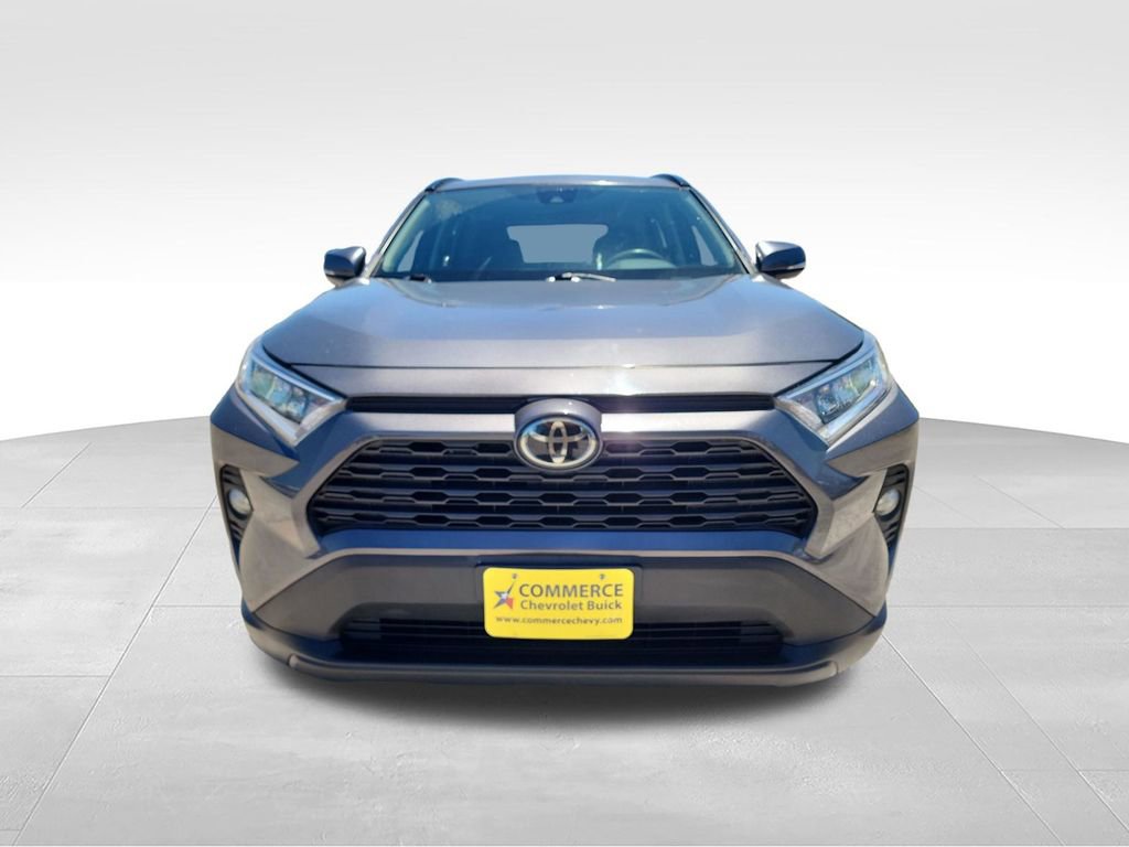 Used 2021 Toyota RAV4 XLE AWD/4WD image 2