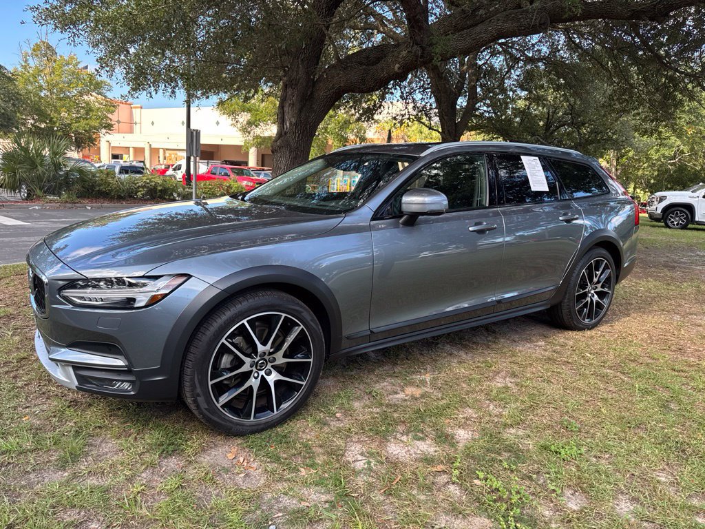 Used 2020 Volvo V90 T6 Cross Country AWD/4WD image 4