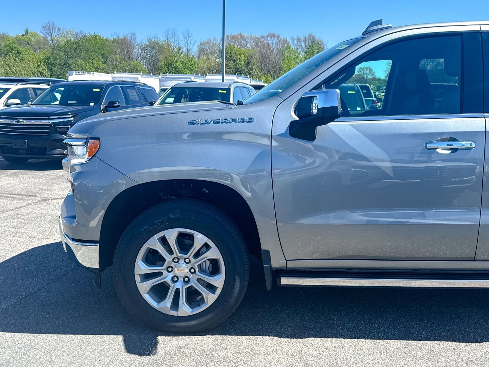 New 2026 Chevrolet Silverado 1500 LTZ w/ LTZ Premium Package AWD/4WD image 9