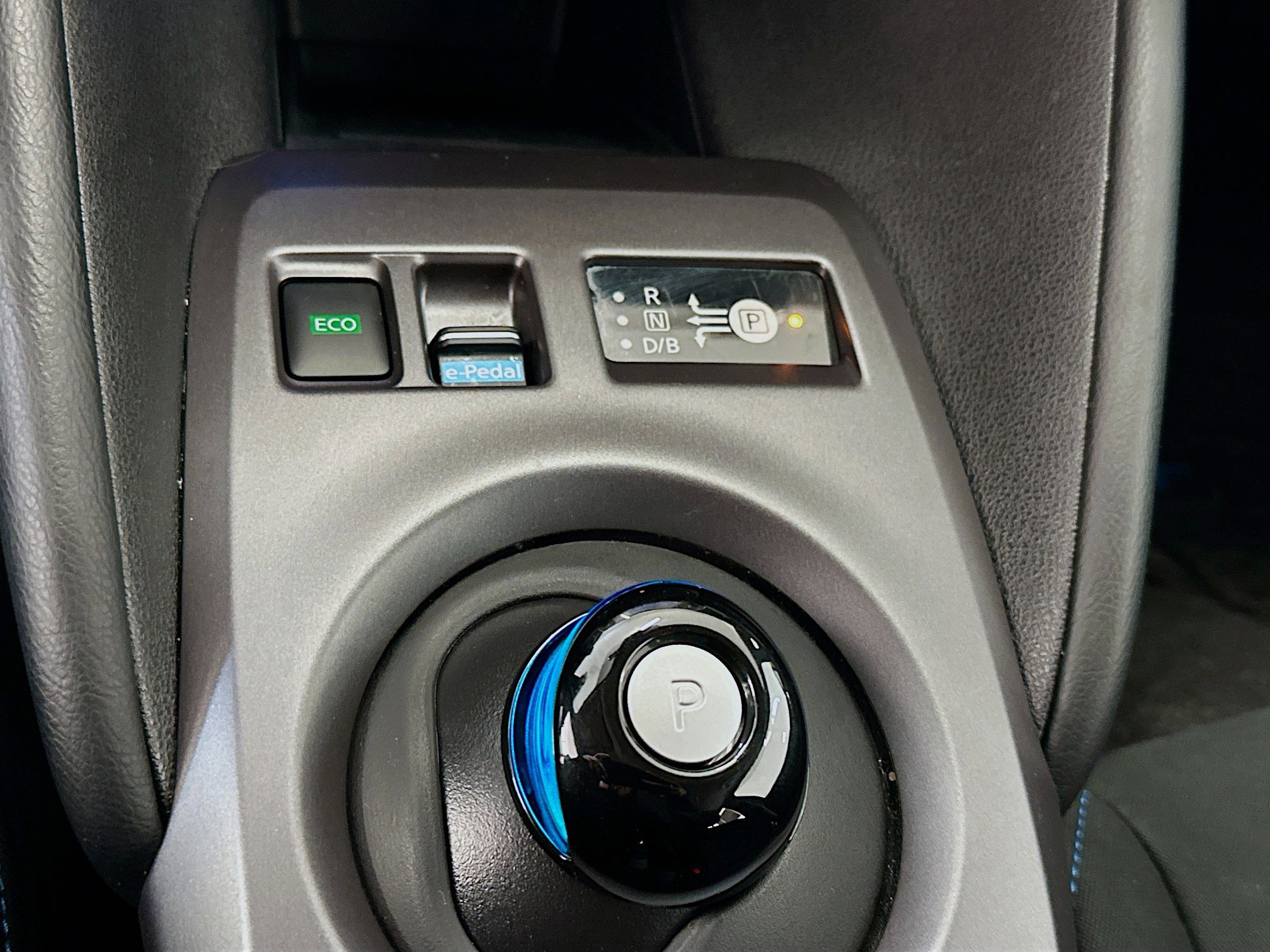 Used 2025 Nissan Leaf S image 24
