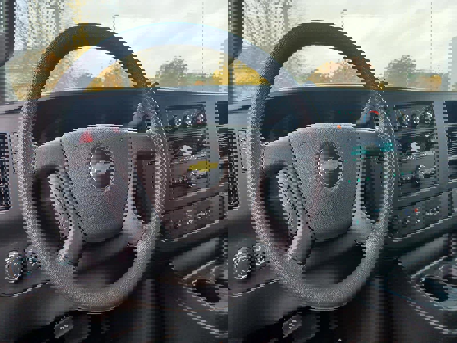 Used 2022 Chevrolet Express 2500 w/ Driver Convenience Package image 9